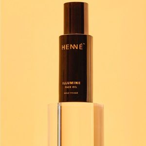 NWT! HENNÈ Illumine Face Oil